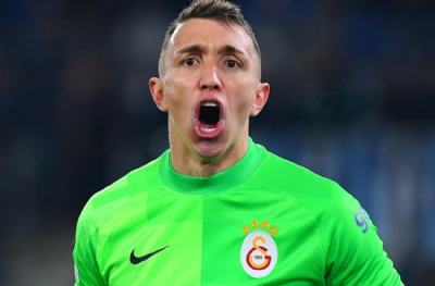 Dursun Özbek'ten, Muslera'nın menajerine rest! 'Ya bu sözleşmeyi imzalayın ya da...'