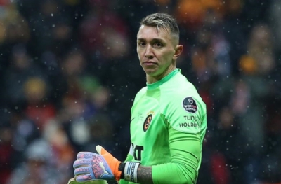 Muslera zirvede 4'üncü