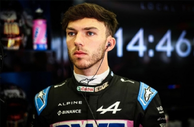 F1 pilotu Pierre Gasly, FC Versailles'a ortak oldu