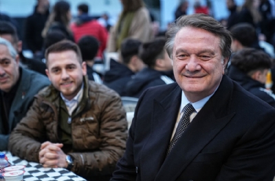 Hasan Arat, Çarşı'nın iftarında 