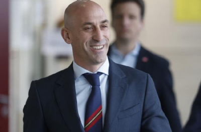 Futbol federasyonu başkanı Dominik pasaportu almak için başvuru yaptı