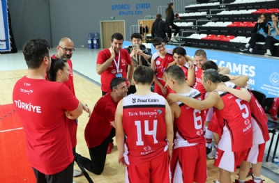 Down Sendromlu Milli Basketbol Takımı, Finlandiya'yı farklı yendi