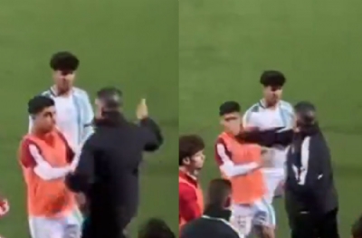 Milli takım hocası hakem kararlarına itiraz eden iki oyuncusunu tokatladı