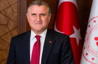 Bakan Bak'tan şampiyon Halkbank'a tebrik!