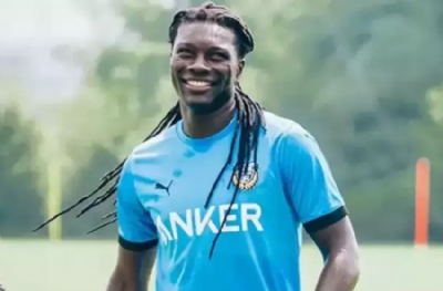 Gomis bu atmadan kazanıyor 
