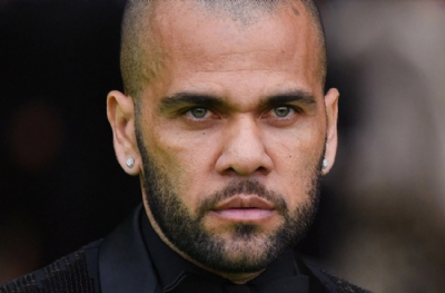 Dani Alves'ten şok hareket! Herkesi sildi