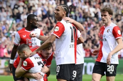 Feyenoord'tan Ajax'a yarım düzine gol