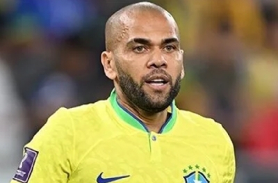 Dani Alves geri dönmek istiyor