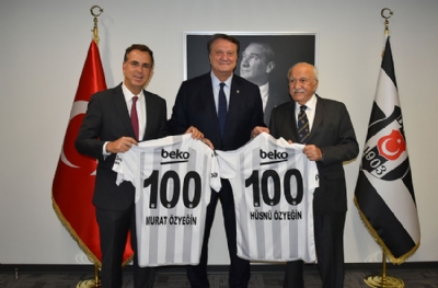 Hasan Arat, Hüsnü Özyeğin'le Chelsea’li yöneticilerle transfer görüşmesi yaptı