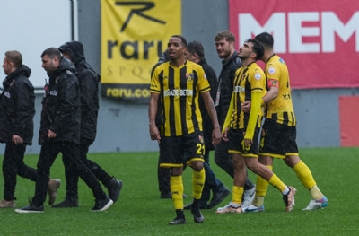 İstanbulspor - VavaCars Fatih Karagümrük: 1-2 (MAÇ SONUCU)