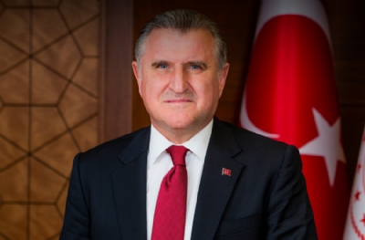 Bakan Bak, Paris 2024 kotası alan milli atletleri tebrik etti