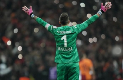 Muslera gözünü kararttı! Önce Buffon'u devirecek, sonra Zoff efsanesini bitirecek