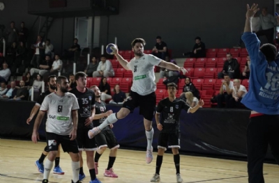Beşiktaş Safi Çimento normal sezonu lider bitirdi