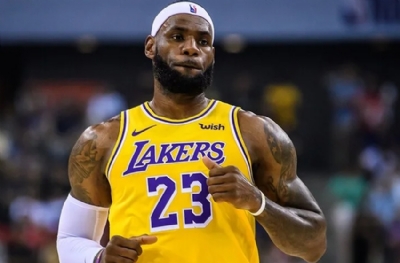 LeBron James havlu attı: Altı üstü basketbol oynuyoruz!