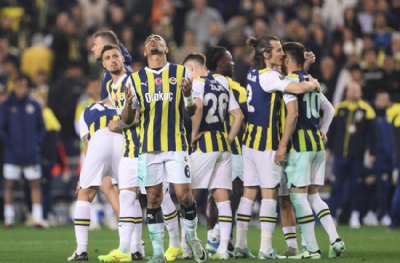 Derbi öncesinde Fenerbahçe'de 3 kadro dışı! Bir de ayrılık