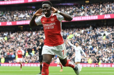 Tottenham'ı yenen Arsenal, maç fazlasıyla liderliğini korudu