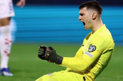 Livakovic'in menajeri şokta! Fenerbahçe, Hırvat kaleci için rakamı belirledi