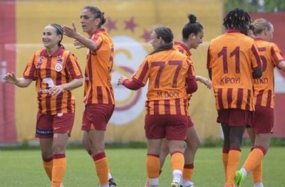 10 kişi kalan Galatasaray, Süper Lig'de şampiyon oldu