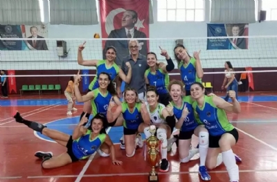 Voleybol Veteranlarından benzersiz 10. Yıl festivali