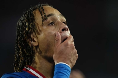 Barcelona, Xavi Simons için şansını zorlayacak