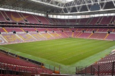 'Sami Yen Disko'nun sırrı! Fenerbahçeli taraftarlara dans hizmeti sağlandı