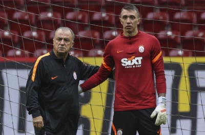 'Muslera bir banka tarafından dolandırıldı, Fatih Terim 'kanca' gibi kullanıldı'