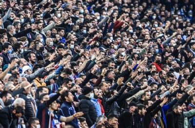 Trabzonspor taraftarı uçak bırakmadı! Gurbetçi gençlerin sürprizi var