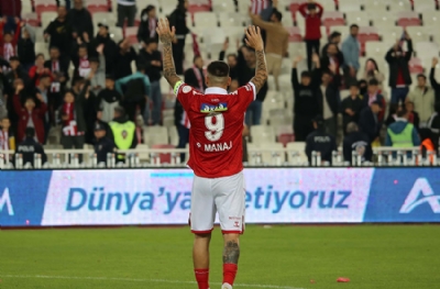Rey Manaj'dan veda turu