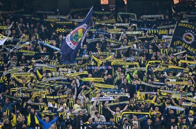 Kadıköy'de Büyükekşi'ye tepki: Futbolun katili!