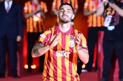 Kaan Ayhan'dan Mert Hakan'a gönderme 
