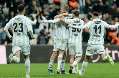 Beşiktaş'ta sürpriz veda! Kasımpaşa maçından sonra tek tek kucaklaştı