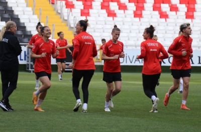 Millilerin rakibi Azerbaycan oldu