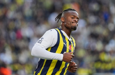  Batshuayi'nin kalemi kırıldı