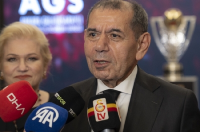 Dursun Özbek merak edilen iki isim hakkında müjdeyi verdi! 'Galatasaray'da kalacaklar'
