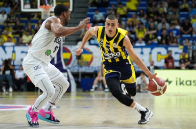 Fenerbahçe derbide Beşiktaş'ı ezdi geçti! Finale bir adım daha yaklaştı