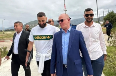 Benzema özel uçağıyla geldi! İlk sözü 'burada olduğum için çok mutluyum' oldu