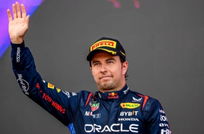 Sergio Perez Red Bull ile uzattı