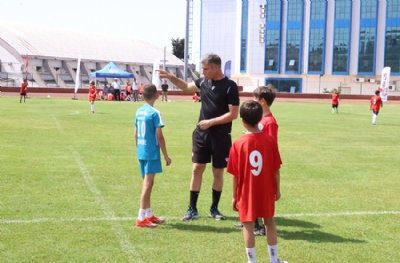 Süper Lig hakemi mahalle maçını yönetti
