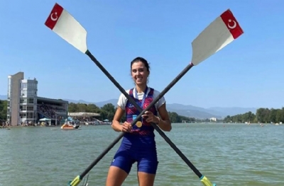 Milli kürekçi Elis Özbay, Paris 2024 kotası aldı