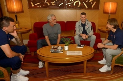 Mourinho, Livakovic'in yanında