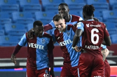 Trabzonspor’un yıldızından kötü haber! Milli maçta sakatlandı