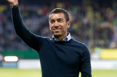Beşiktaş ikna etmese van Bronckhorst, Alman deviyle sözleşme imzalayacaktı
