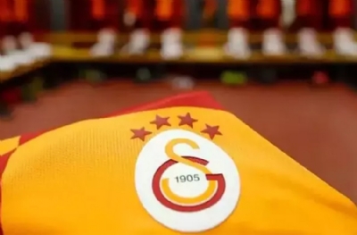 Yönetim '200 bin forma sattırsın' diyor! Okan Buruk 'yeni Boey' istiyor