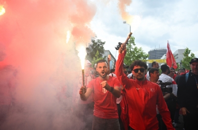 Ah şu Çılgın Türkler! Türk Milli Takımı'na Almanya'da büyük destek