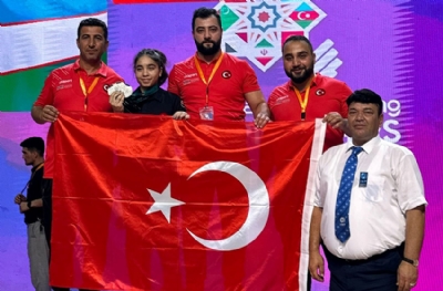 Elifnur Kılınç'tan 3 altın madalya 