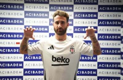 Rafa Silva taş gibi