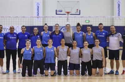 Sultanlar Ligi'ni hedefleyen Merinos Voleybol'dan peş peşe transfer