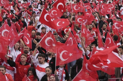 Leipzig sokakları Mehter Marşı'yla inledi! Türk taraftarları yıktı geçti