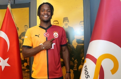 Michy Batshuayi imzayı attı parçalıyı giydi! 'Önemli olan benim mutluluğum'