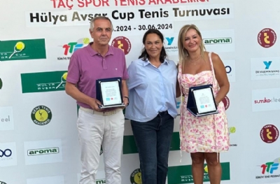 HÜLYA AVŞAR CUP’TA ÖDÜLLER SAHİBİNİ BULDU